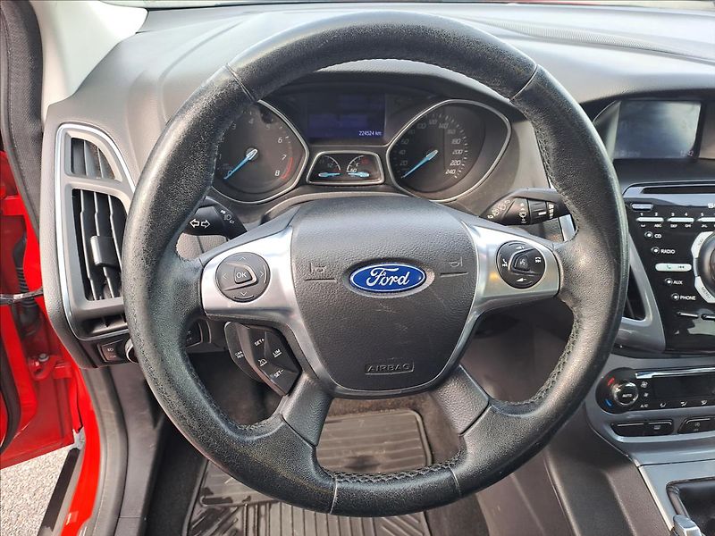Ford Focus 1,6 EcoBoost 110kw - fotka 13 z 17