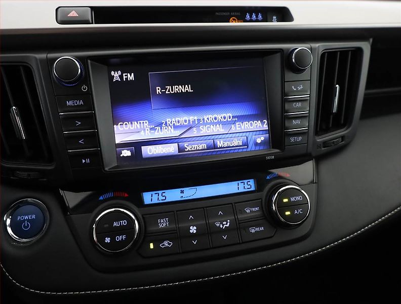 Toyota RAV4 (2017) 2.5 Hybrid - fotka 10 z 17