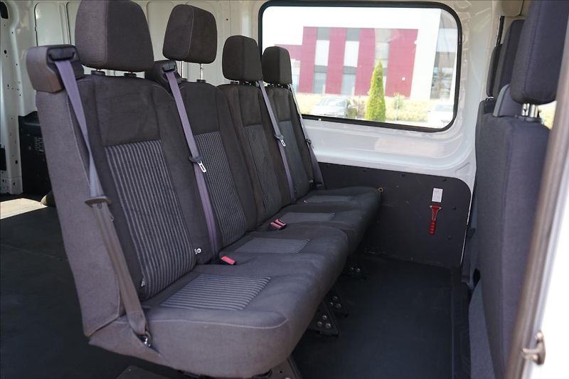 Ford Transit 2,2 TDCI  L3 4WD 7-míst - fotka 9 z 21