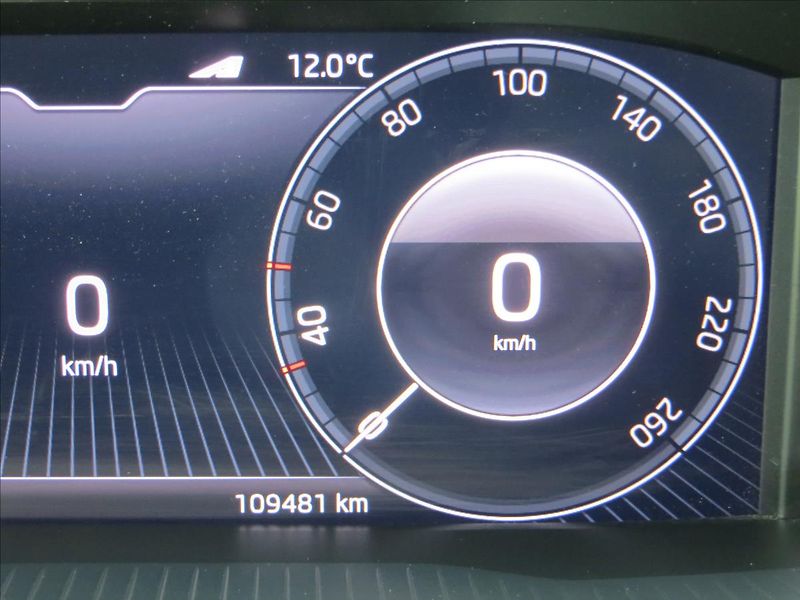 Škoda Superb 1,4 TSI PHEV DSG Style 115kW - fotka 22 z 25
