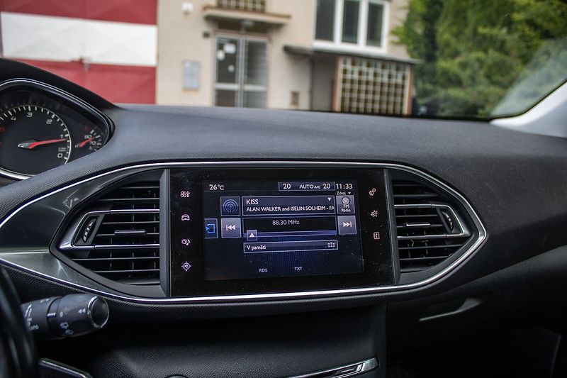 Peugeot 308 - fotka 14 z 21