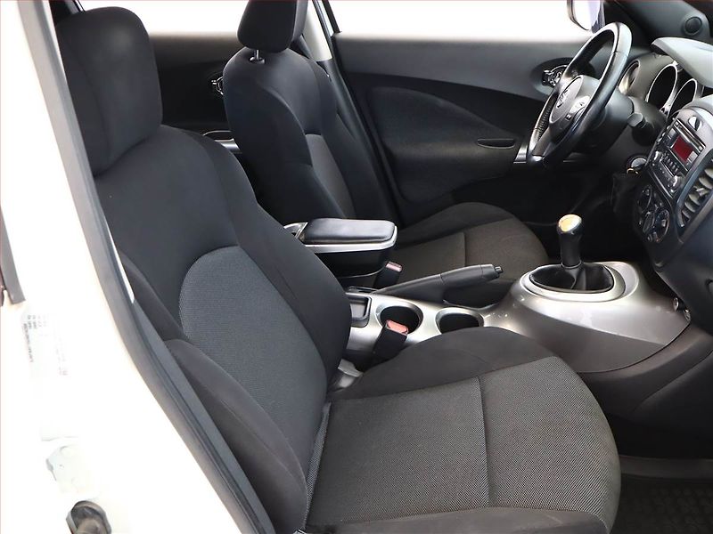 Nissan Juke (2010) 1.6 i, Tempomat - fotka 7 z 15