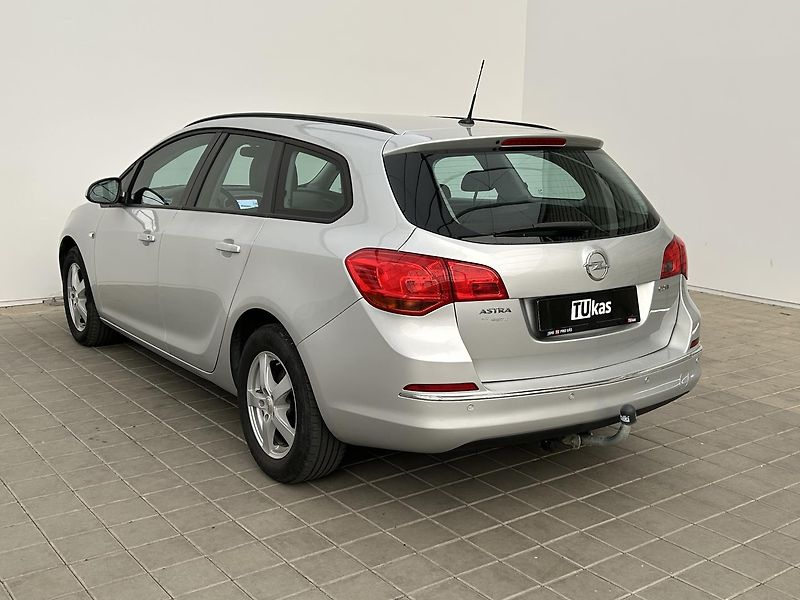 Opel Astra 1.6 CDTi Enjoy - fotka 3 z 24
