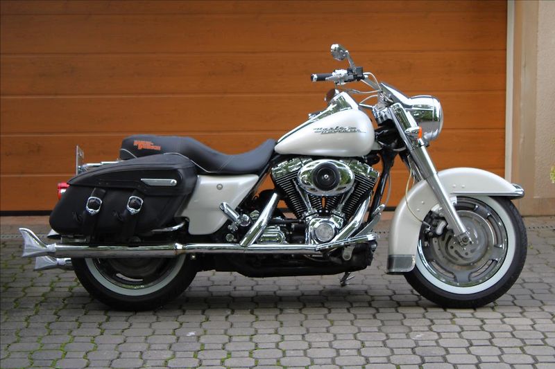 Harley-Davidson 1450 Custom  FLHRSI Road King - fotka 4 z 17