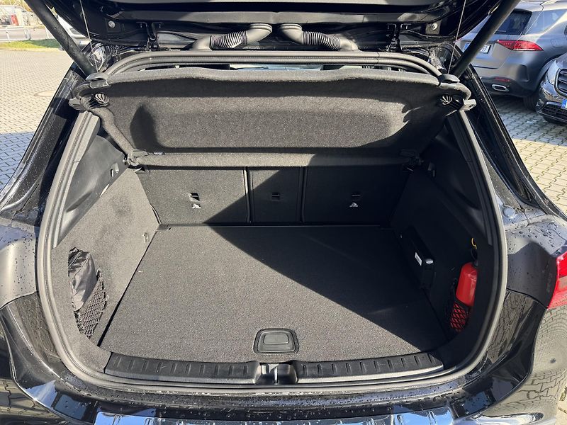 Mercedes-Benz GLA (2024) GLA 200 Aut.LED NAVI KAMERA - fotka 12 z 20