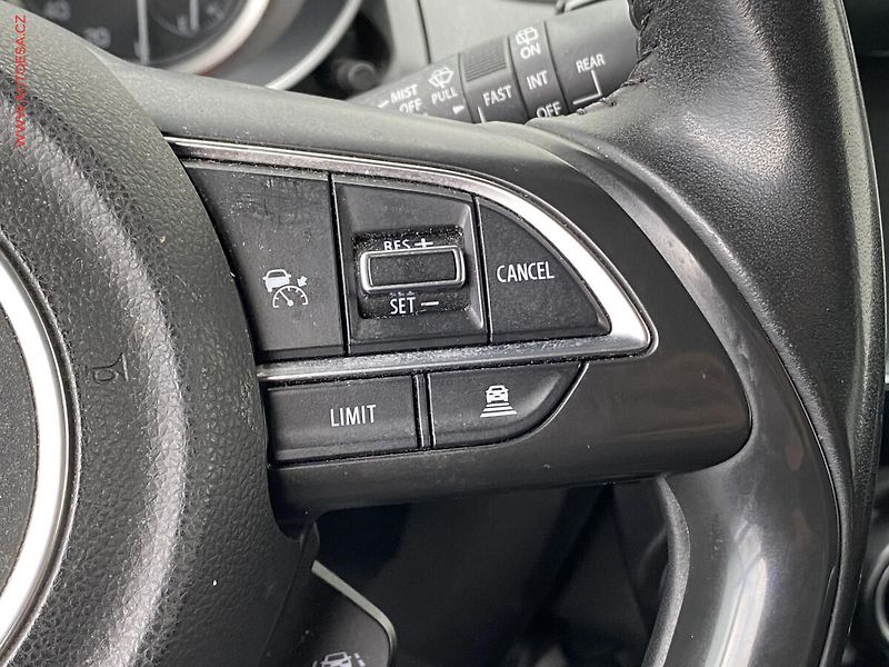 Suzuki Swift (2021) 1.2i Hybrid, Elegance - fotka 14 z 19