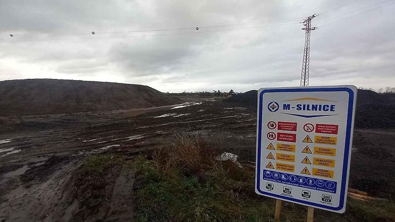 Mezi Sadovou a Sověticemi.