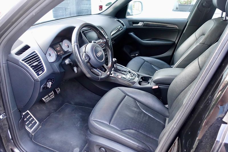 Audi SQ5 (2013) Biturbo V6 230 KW - fotka 4 z 4