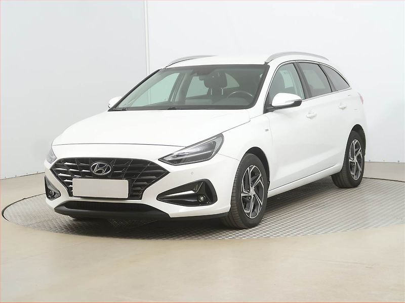 Hyundai i30 (2021) 1.5 T-GDI MHEV, Automat, Navi - fotka 2 z 17
