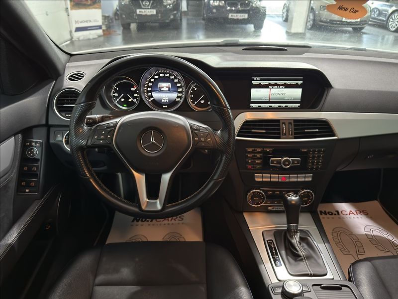 Mercedes-Benz Třídy C 2,2   250CDI 4MATIC AVANTGARDE - fotka 21 z 28