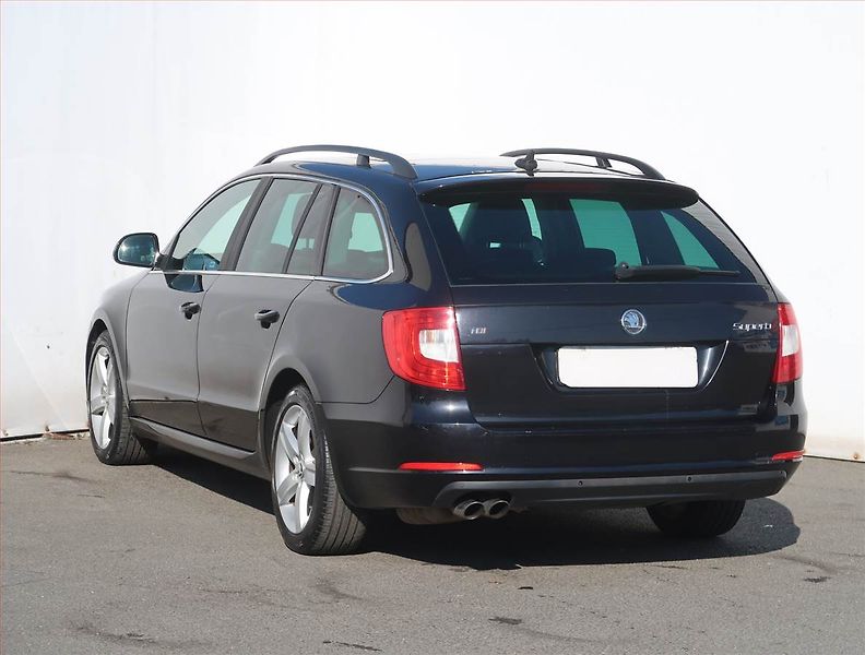 Škoda Superb (2012) Ambition 2.0 TDI, Serv.kniha - fotka 4 z 28