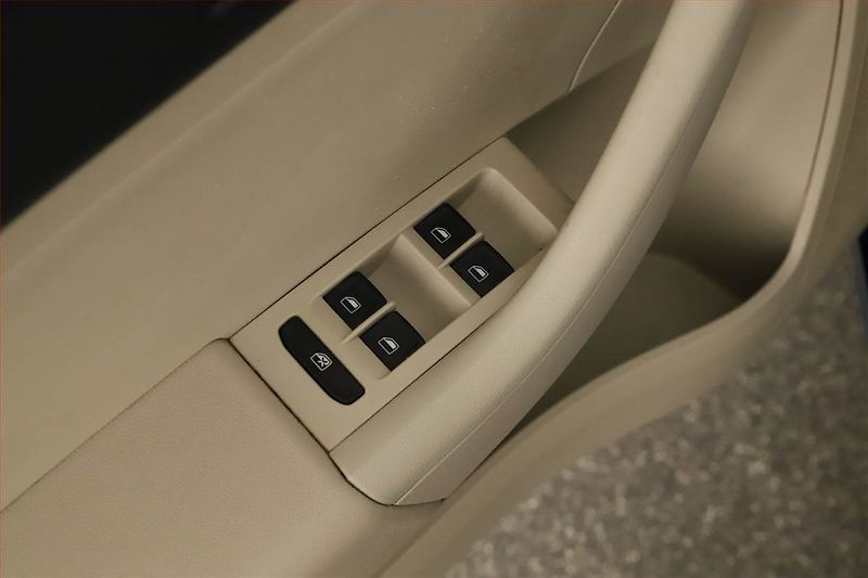 Škoda Rapid (2013) 1.6 TDI, Tempomat - fotka 13 z 13