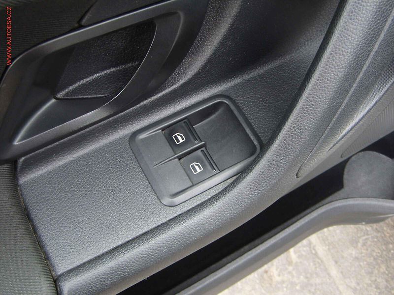 Škoda Fabia (2011) 1.6 TDi, ČR, servis.kniha, AC - fotka 11 z 15