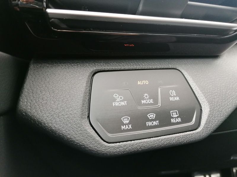 Volkswagen ID.4 (2023) GTX 220kW 4Motion 77kWh - fotka 24 z 33