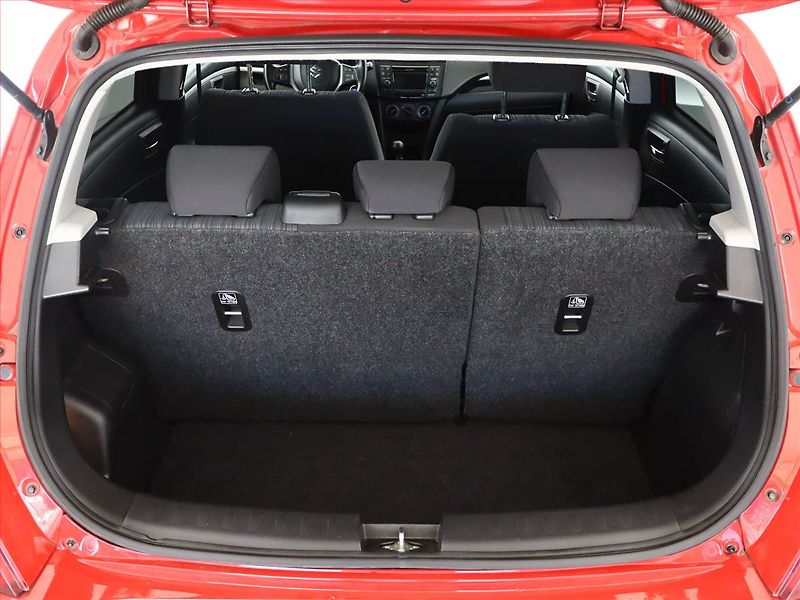 Suzuki Swift (2016) 1.2, 4X4, Tempomat - fotka 10 z 12