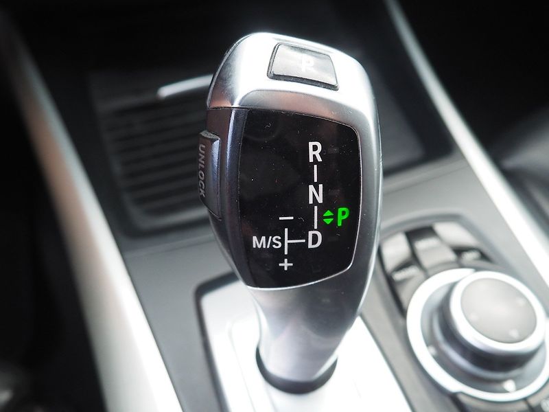 BMW X5 (2011) 3.0d 180 kW, xDrive - fotka 35 z 39