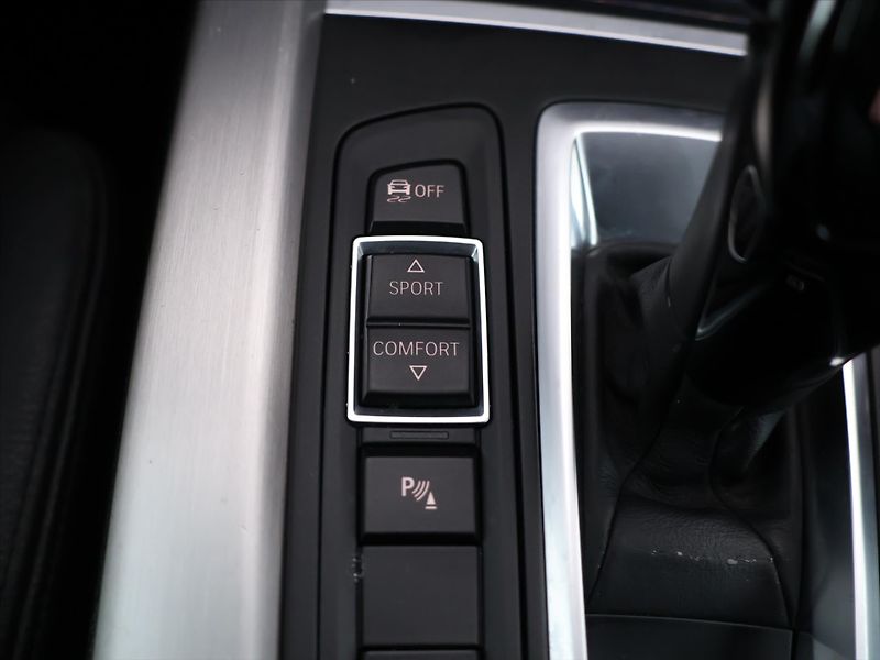 BMW X5 3,0 40d 230kW xDrive M-Paket C - fotka 23 z 32