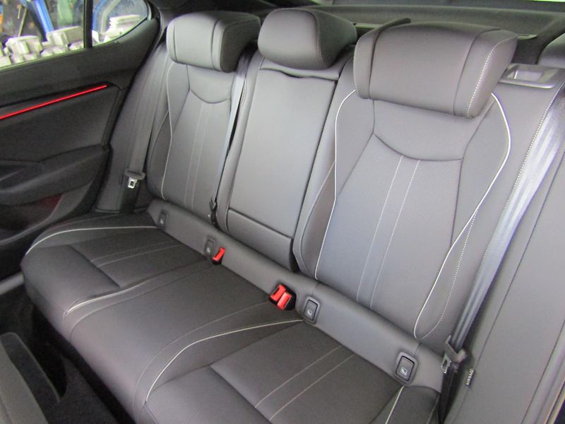 Škoda Superb (2026) Sportline 2.0 TDI 142 kW DSG 4 - fotka 22 z 30