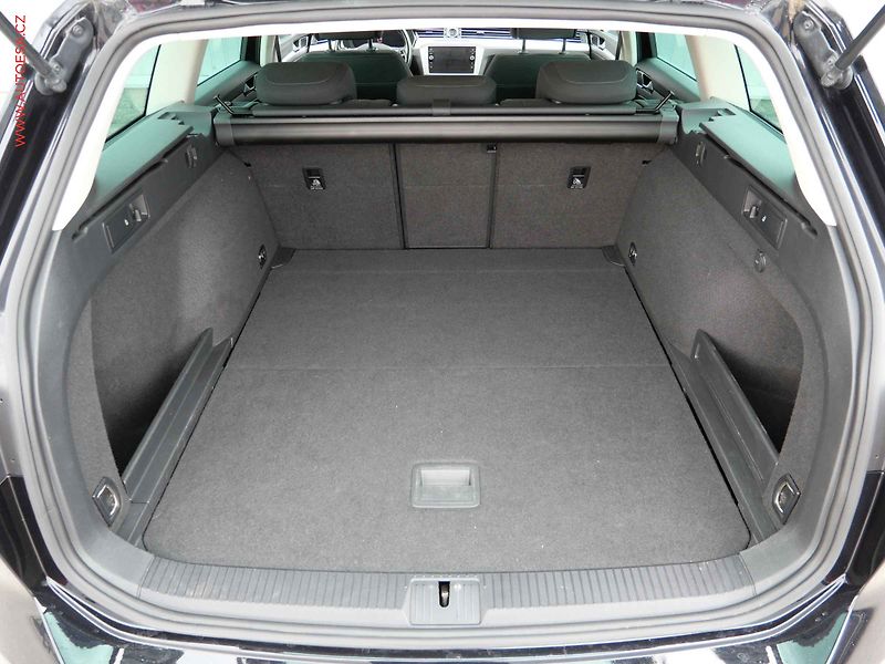 Volkswagen Passat (2018) 1.6 TDi, Comfortline, DSG - fotka 7 z 21