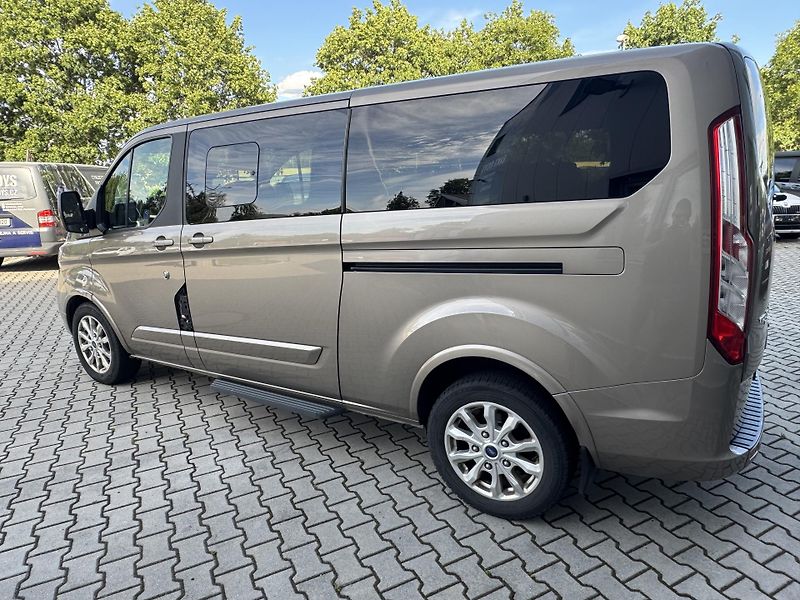 Ford Tourneo Custom (2021) 2,0 ECOBLUE HYBRID L2 - fotka 7 z 25