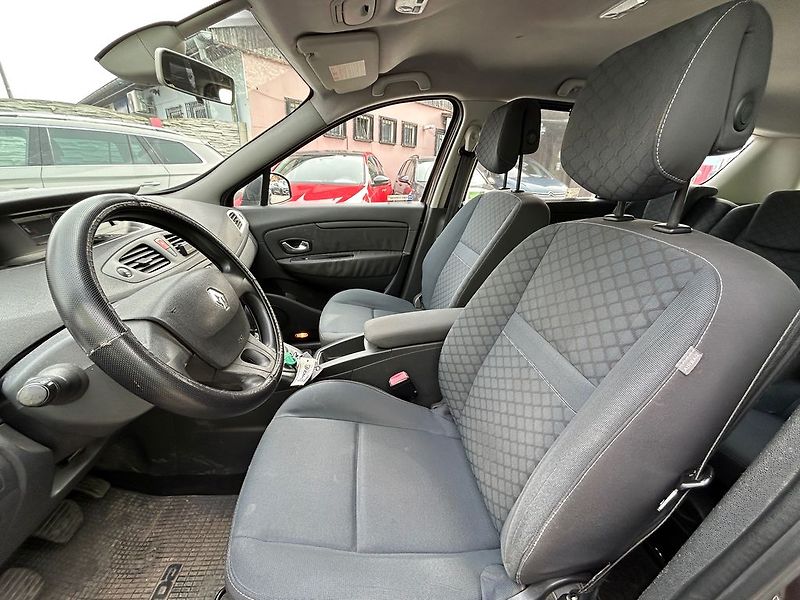 Renault Grand Scénic (2010) 1.5 DCi 78 KW - fotka 13 z 21