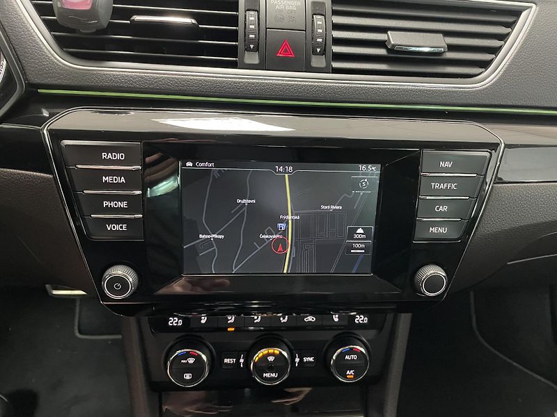 Škoda Superb 2.0 TDi 110 kw REZERVACE - fotka 29 z 33