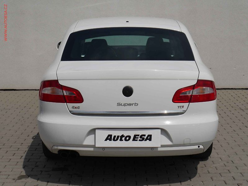 Škoda Superb (2011) 2.0TDi 4x4, ČR, DSG, bixen - fotka 5 z 18