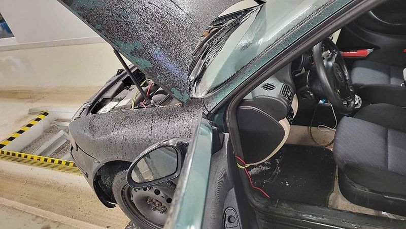 Policisté na autě našli celkem 21 závad, řidiče to stálo zákaz další jízdy, šest bodů a pokutu.