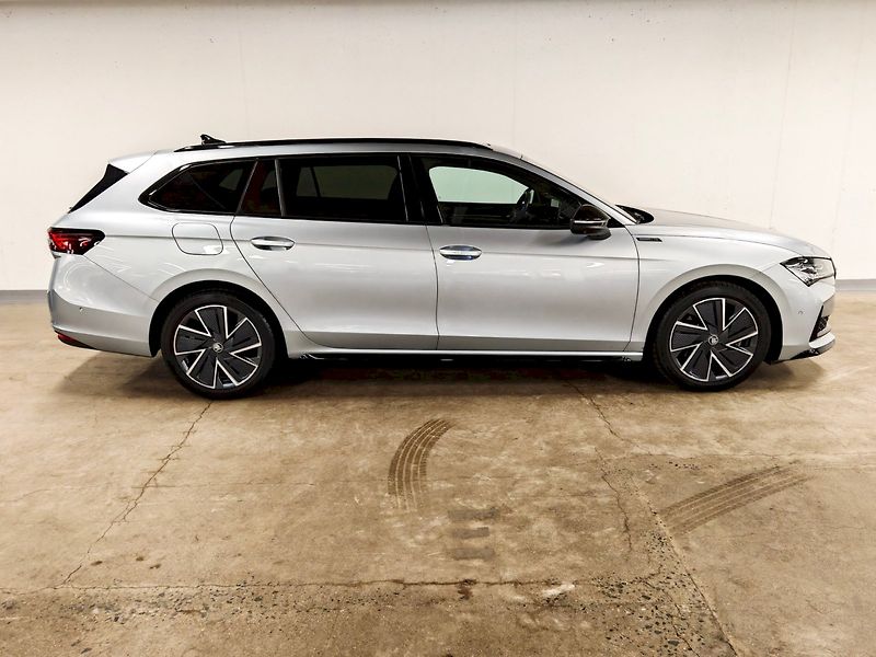 Škoda Superb (2025) Combi 2.0 TDI 142 kW DSG 4x4 S - fotka 30 z 36