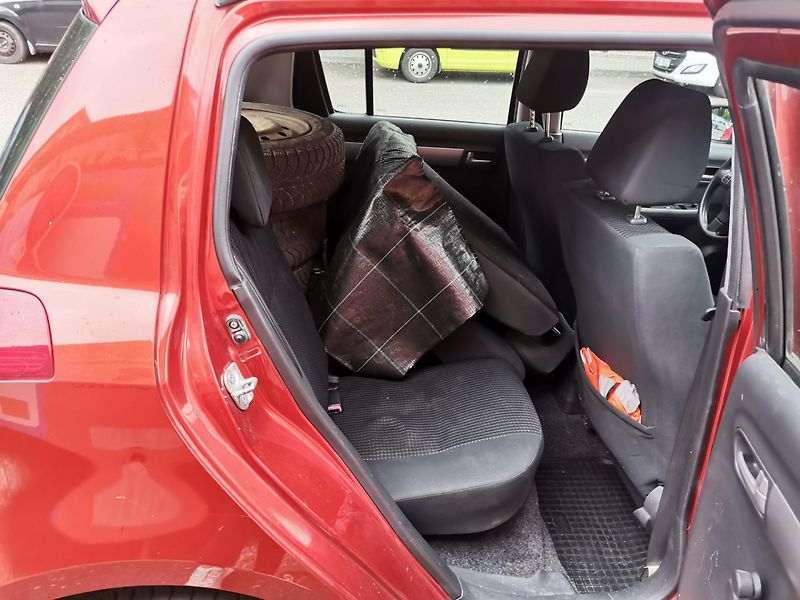 Suzuki Swift (2008) 1.3i 67kw Nové v ČR 1majiltel! - fotka 17 z 27