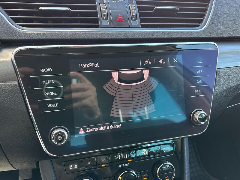 Škoda Superb STYLE - fotka 19 z 27