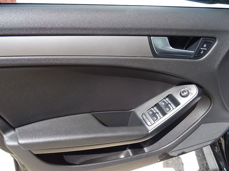 Audi A4 (2012) 2.0TDi,130kW,1maj,s.kni,navi - fotka 17 z 24