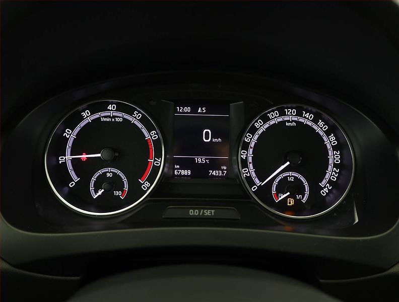 Škoda Rapid (2018) Spaceback 1.0 TSI, Navi - fotka 9 z 17