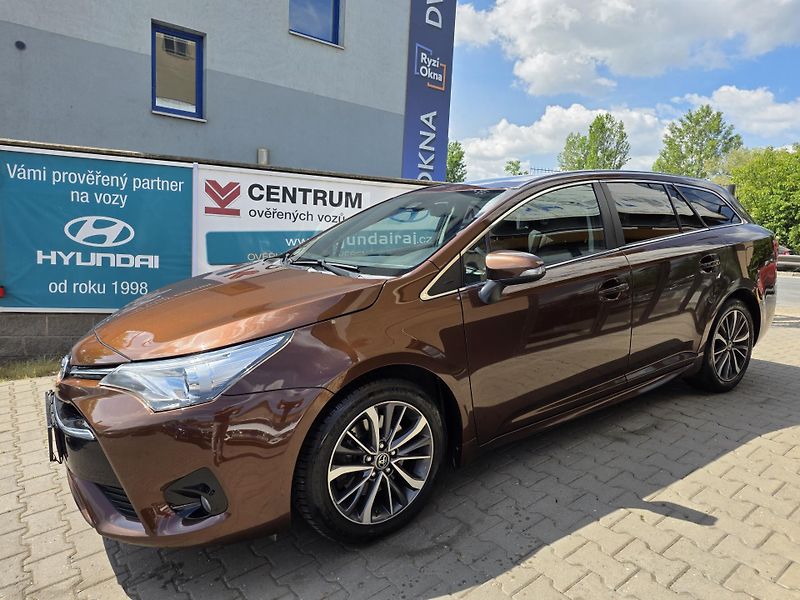 Toyota Avensis 2.0-VELMI ZACHOVALÝ STAV - fotografie inzerátu