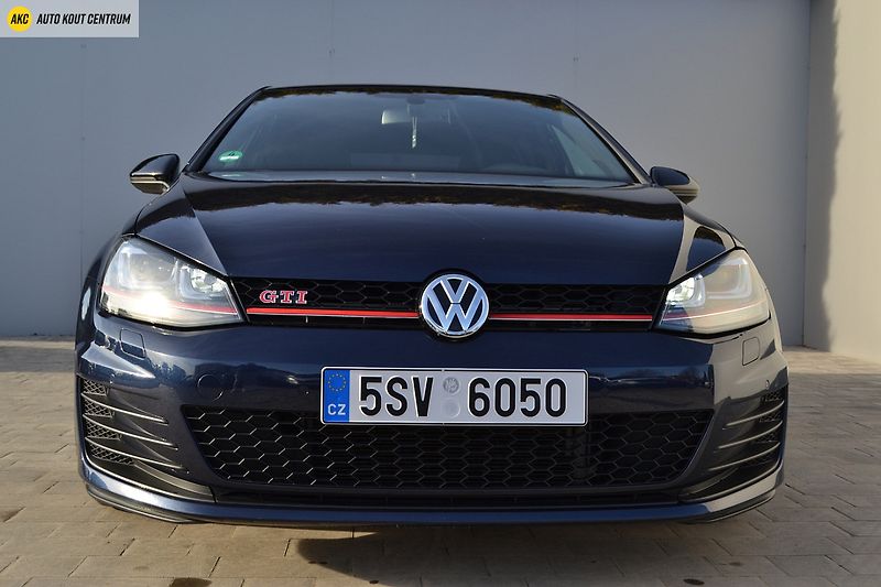 Volkswagen Golf VII    2.0TSI -162KW   GTI - fotka 39 z 39