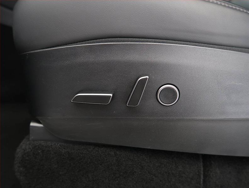 Tesla Model Y (2023) RWD LFP 60kWh, SoH 94% - fotka 30 z 33