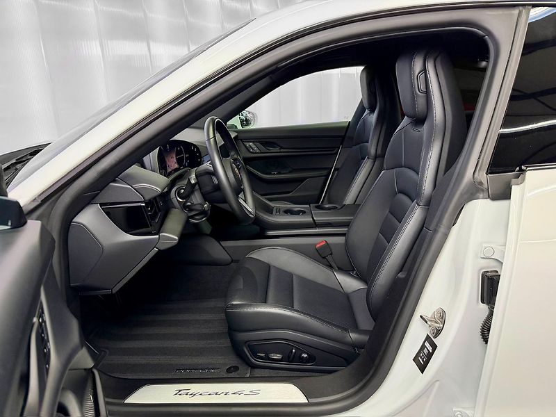Porsche Taycan 4S PERFORMANCE, VZDUCH PASM, B - fotka 10 z 32