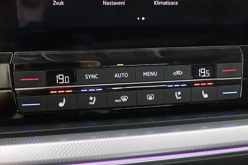 Volkswagen Touareg (2019) R-Line 3.0 TDI - fotka 11 z 20