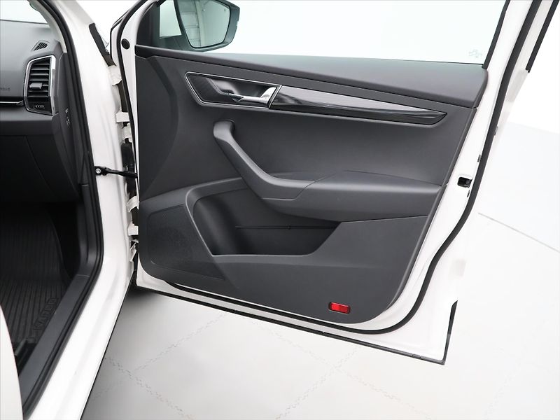 Škoda Karoq 1.6 TDI 85kW Style+ DSG DPH CZ - fotka 13 z 32