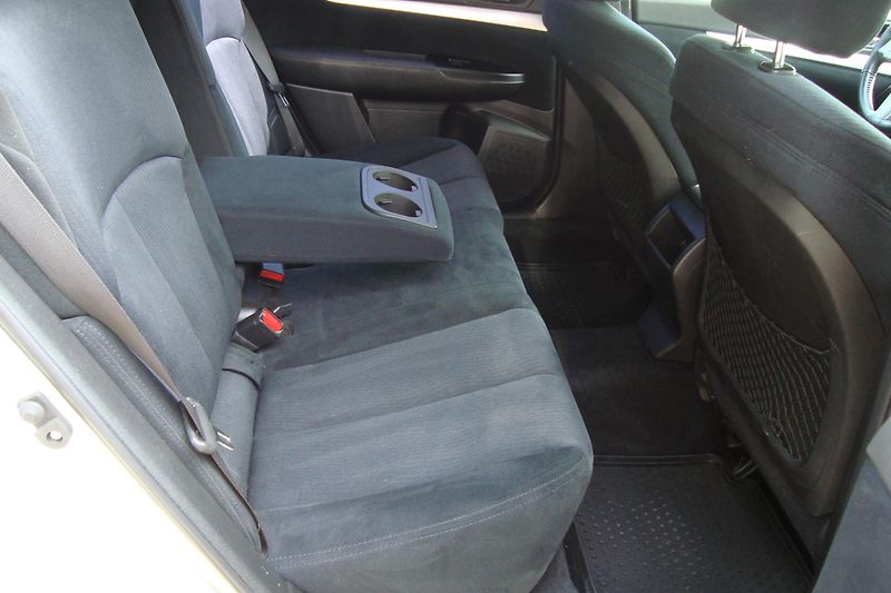 Subaru Outback (2011) 2.0 D,AWD,ČR, 2.Maj.Servis.Kn. - fotka 44 z 76