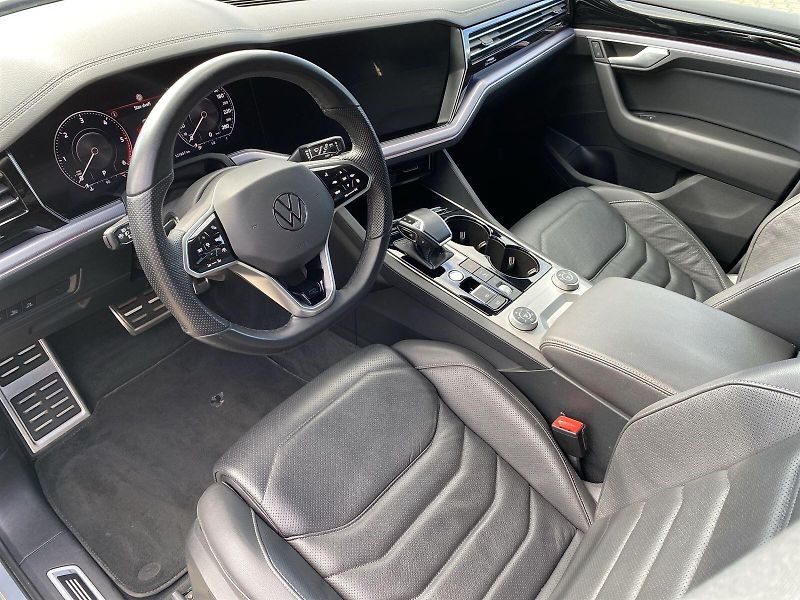 Volkswagen Touareg (2023) Exclusive 3.0 TDI V6 4Motion - fotka 6 z 37