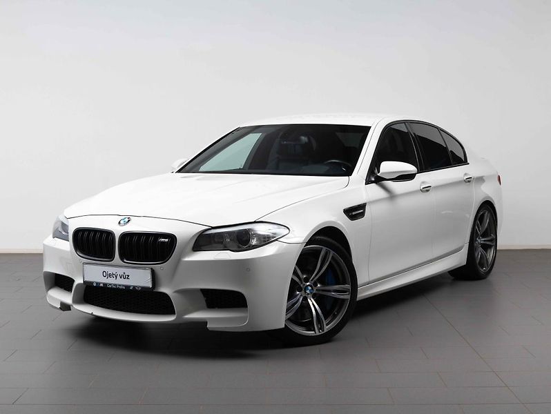 BMW M5 - fotografie inzerátu