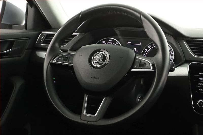 Škoda Superb (2017) 1.8 TSI, Automat, Navi - fotka 8 z 18