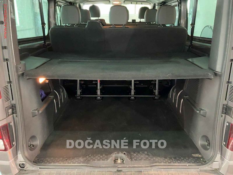 Opel Vivaro (2016) 1.6CDTi L2 9míst, 107kW, navi - fotka 8 z 8