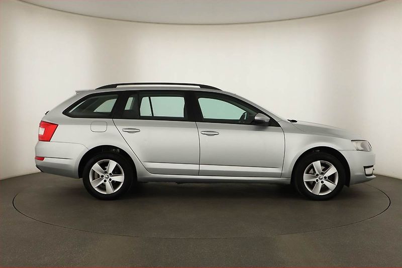Škoda Octavia (2016) Style 2.0 TDI, Serv.kniha - fotka 6 z 13