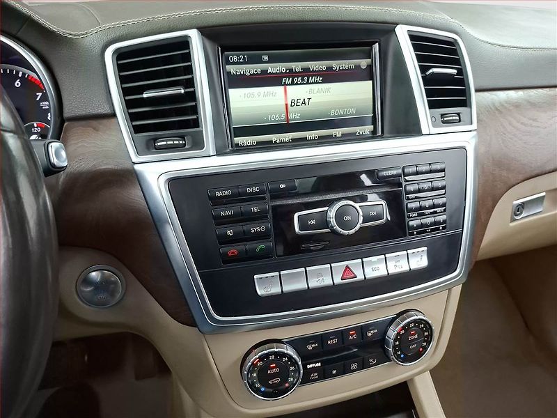 Mercedes-Benz GL (2014) 500 - fotka 12 z 27