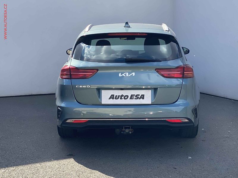 Kia Ceed (2022) 1.0 T-GDi SW, 1.maj,ČR, Spin - fotka 5 z 18
