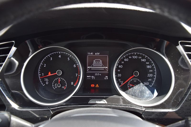Volkswagen Touran (2017) 1.4TSI 110kw 7MÍST CLBMT NAVI - fotka 32 z 50