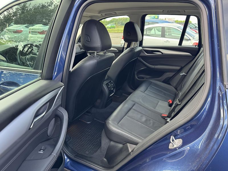 BMW X3 (2018) 2.0 X-DRIVE 140KW - fotka 8 z 20