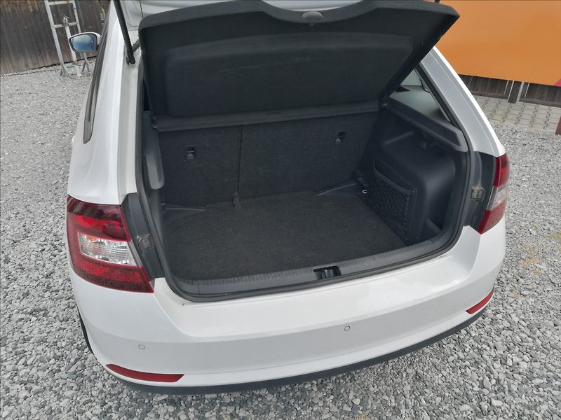 Škoda Rapid 1,0 TSi Ambition - fotka 14 z 17